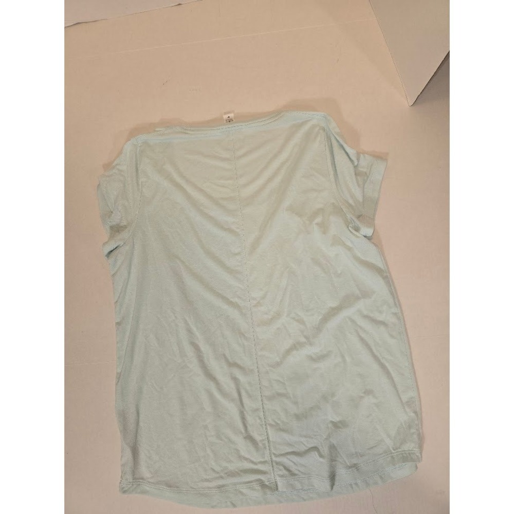 Athleta Breezy Relaxed Scoop Neck T-Shirt Comfy Casual Top Medium Light Green‎